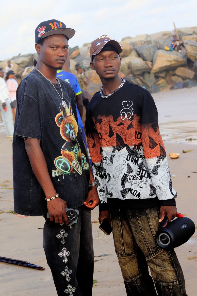 HabilaIsaac2's tweet photo. Chilling with my junior bro at elegushi  beach https://t.co/IrA3zd9e0t