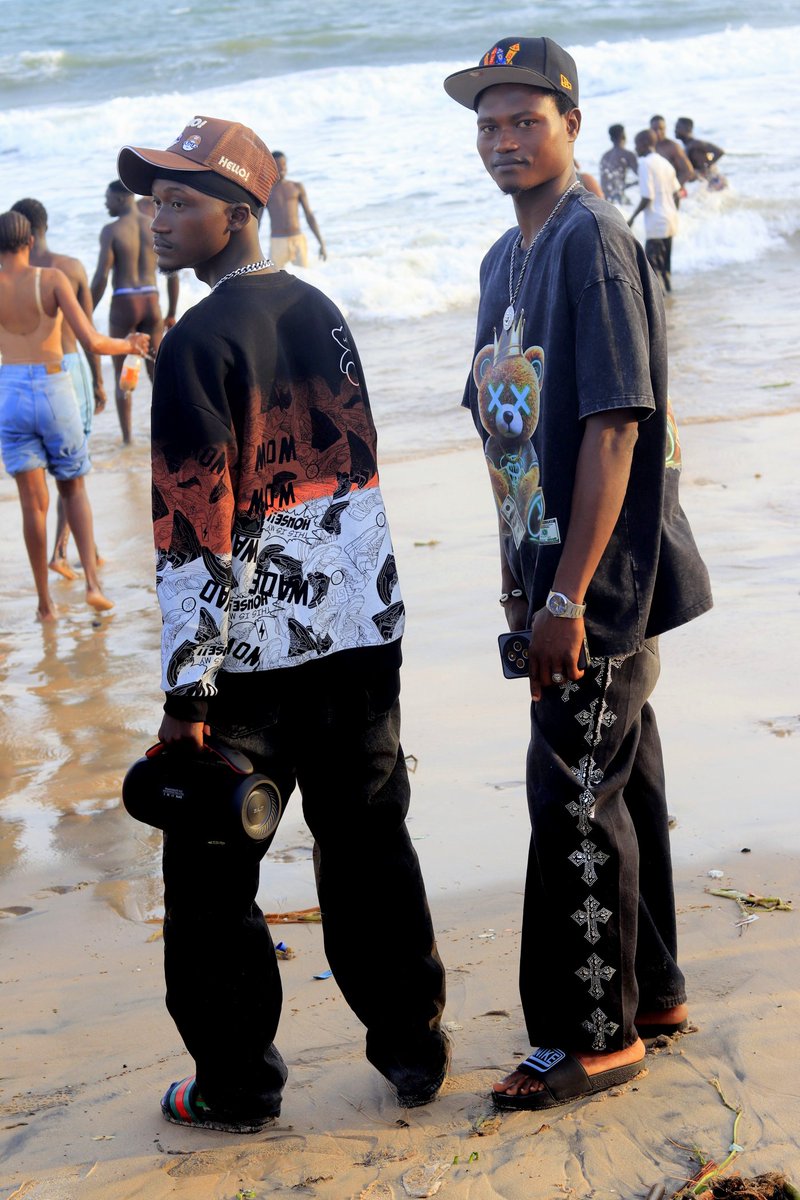 HabilaIsaac2's tweet photo. Chilling with my junior bro at elegushi  beach https://t.co/IrA3zd9e0t