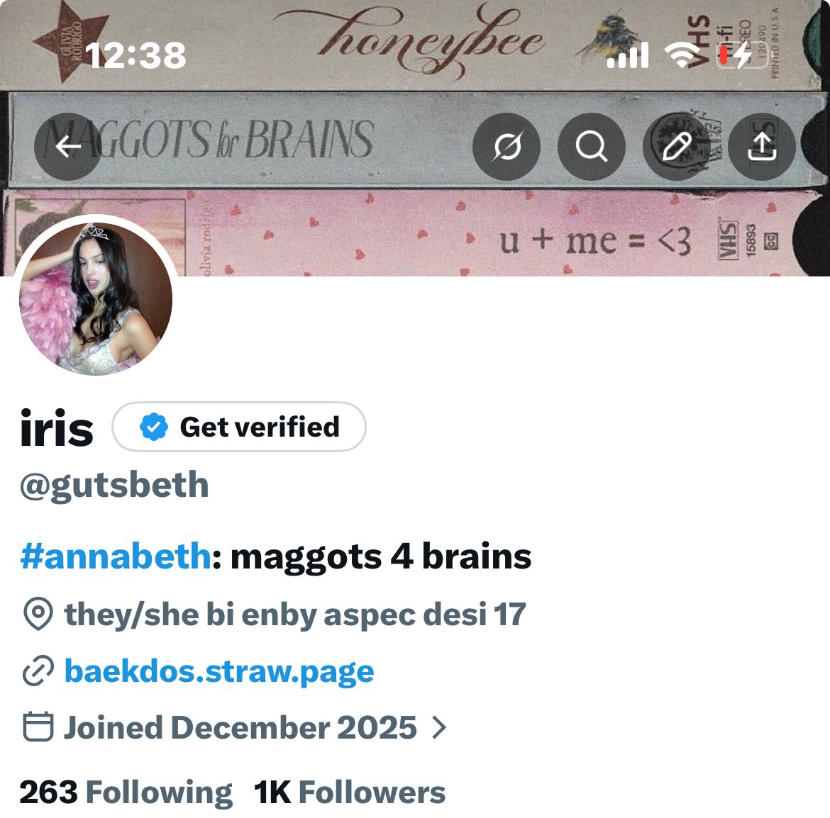 gutsbeth's tweet photo. hi yall new layout who dis https://t.co/gSWxrsazds