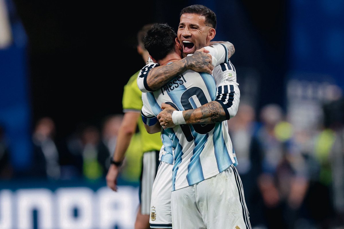 RiverPlate's tweet photo. 🇦🇷 A CUARTOS DE FINAL 🤍❤️🤍

#FIFAWorldCup https://t.co/fh3StJpLv3