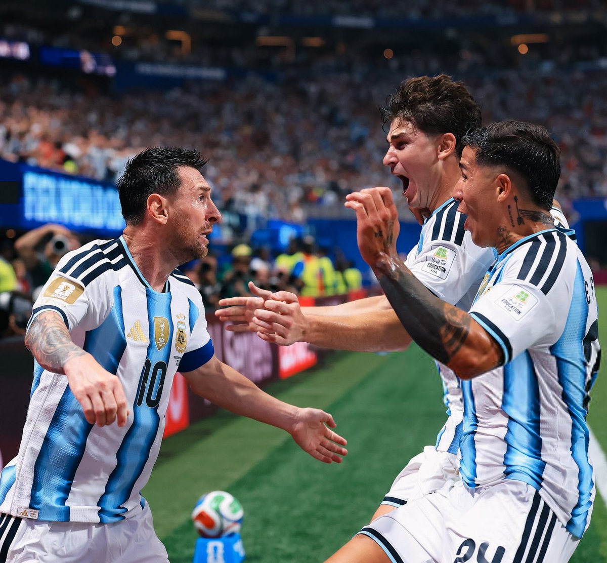 BandaRoja_'s tweet photo. Los pibes de #River 🐔 https://t.co/4sWvRktcVk