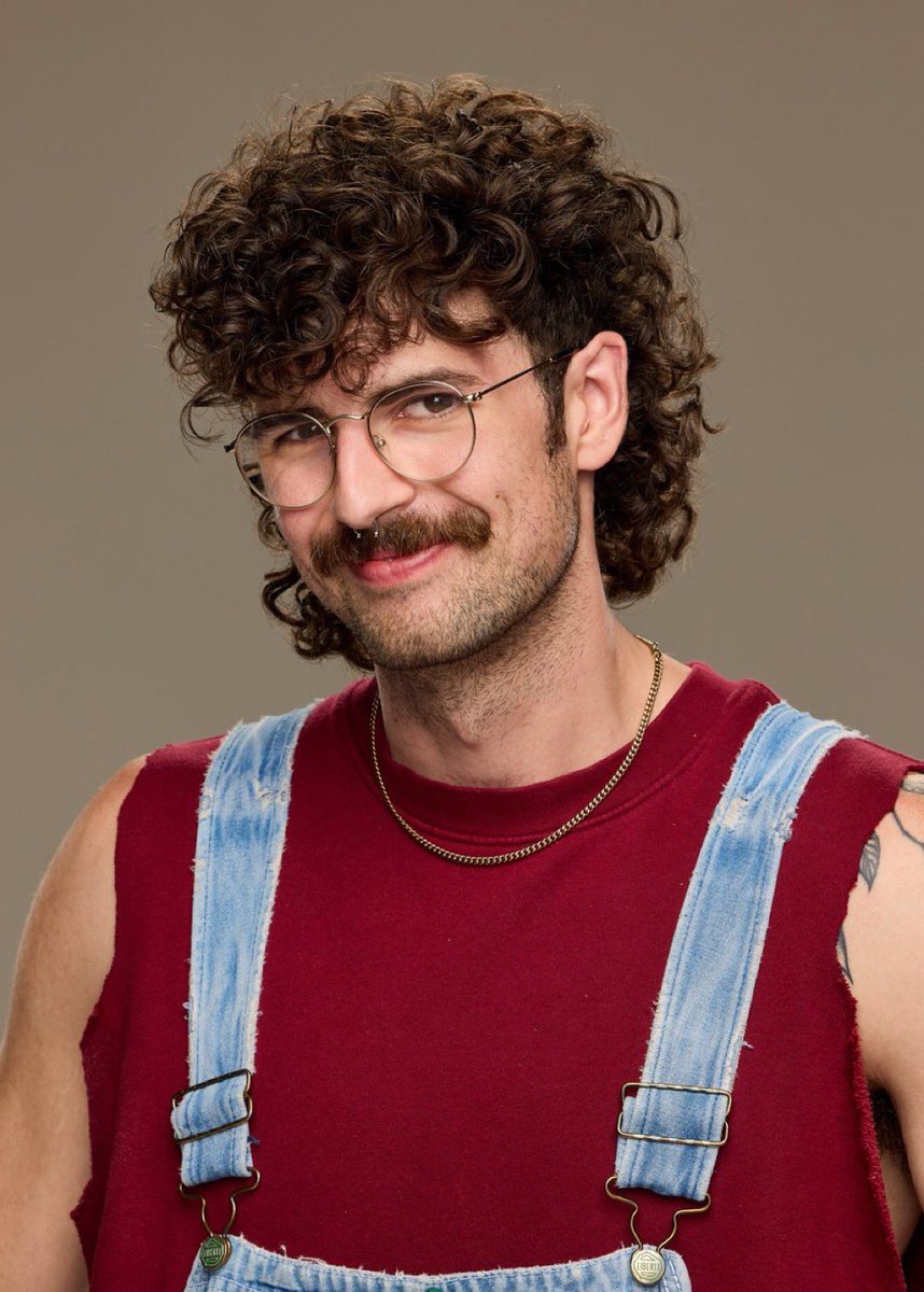sammtalt's tweet photo. real ones remember when him and his podcast co-host tracked down raven walton, went to her hometown, found the camera crews filming her intro package, and leaked her name in the bb19 preseason😭😭 #bb28 https://t.co/odsjpwarf1