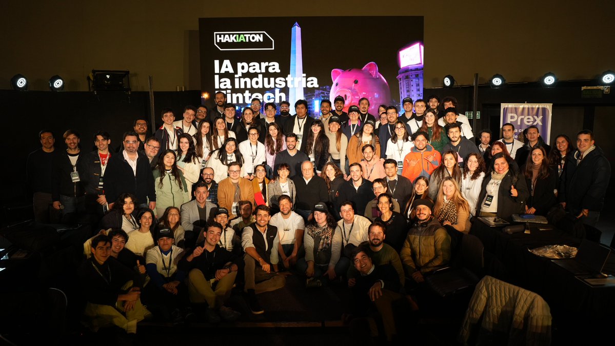 CamaraFintechAr's tweet photo. 🤖 Más de 400 personas participaron de la primera HackIAton Fintech, una iniciativa impulsada junto al Gobierno de la Ciudad de Buenos Aires.

Talento, tecnología e innovación se unieron para transformar ideas en soluciones con IA para la industria financiera.

Gracias a Epagos, @poincenotstudio, @PrexArgentina  y Waynimovil por hacerlo posible. 🚀