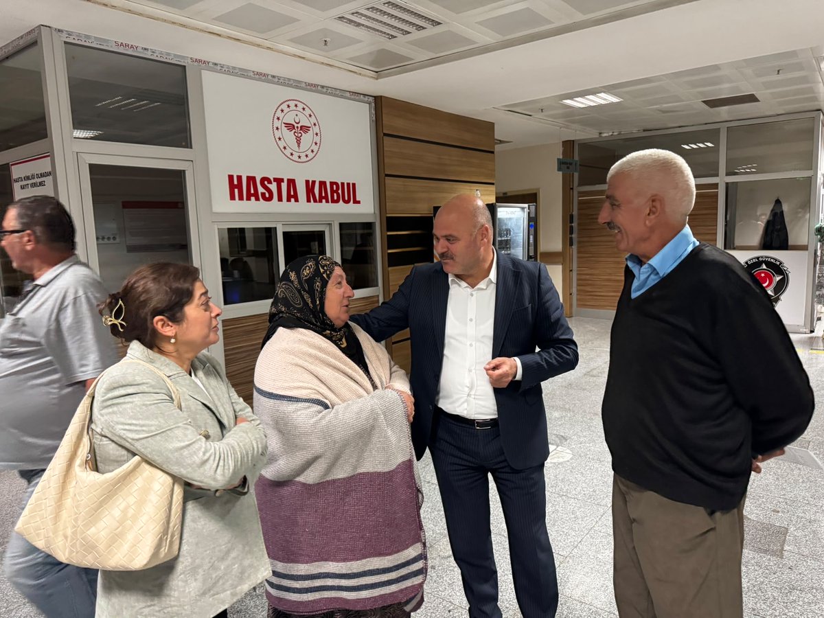 KarsAkParti36's tweet photo. 📍Harakani Devlet Hastanesi 

İl Başkanımız Sayın Muammer SANCAR,Kadın Kolları Bşk Zelal SARA ve Mrk İlç Bşk Mehmet Nuri KİŞLİ ile birlikte;

Harakani Devlet Hastanesi’nde tedavi gören vatandaşlarımızı ziyaret ederek geçmiş olsun dileklerimizi ilettik. https://t.co/xm91UfF9JO