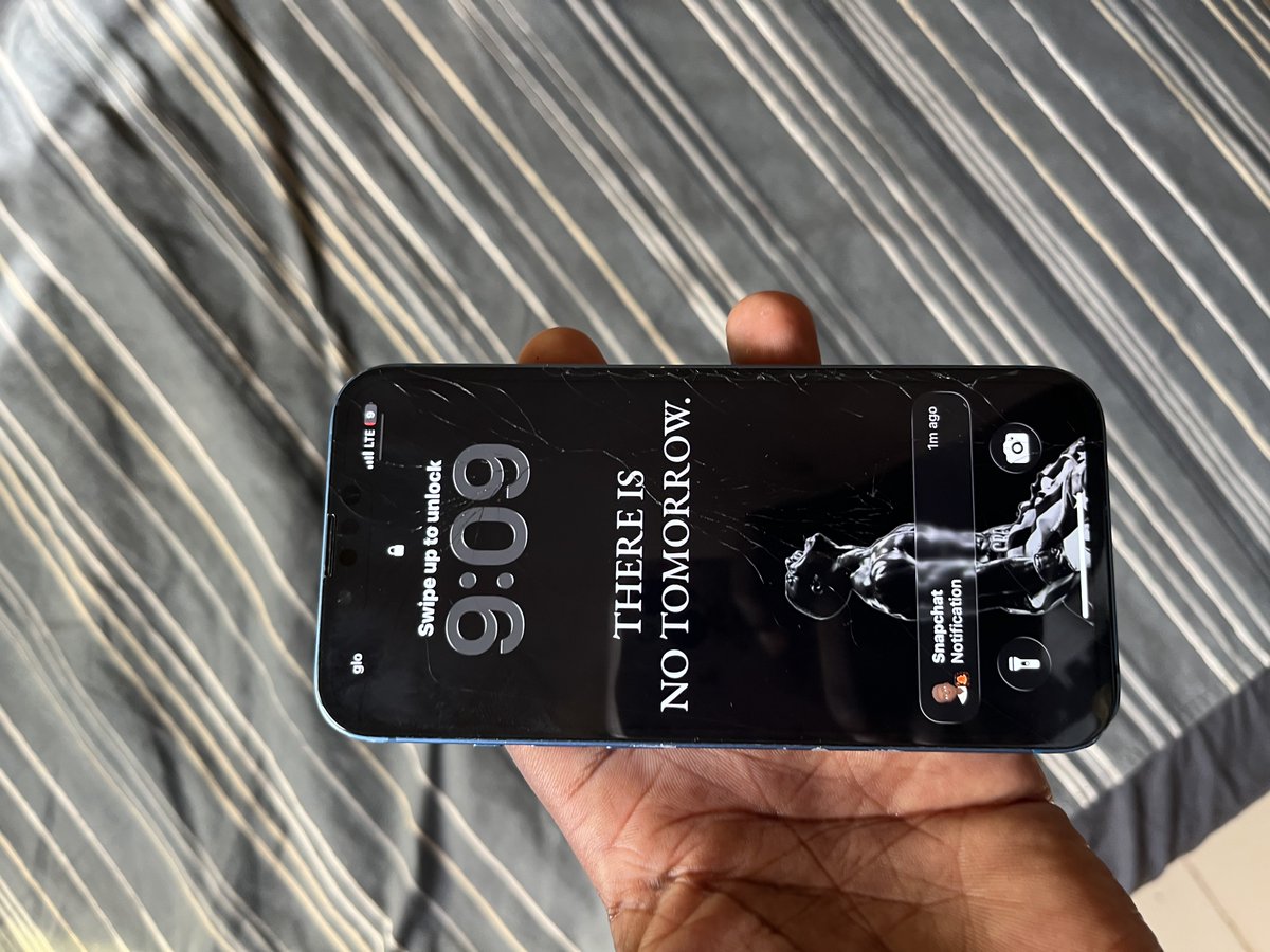 isaacleads458's tweet photo. iPhone 13 for sale 
256gb
Going for 300k
has a broken screen 
Everything working perfectly 
Fastest finger https://t.co/0c3QzXhOxX