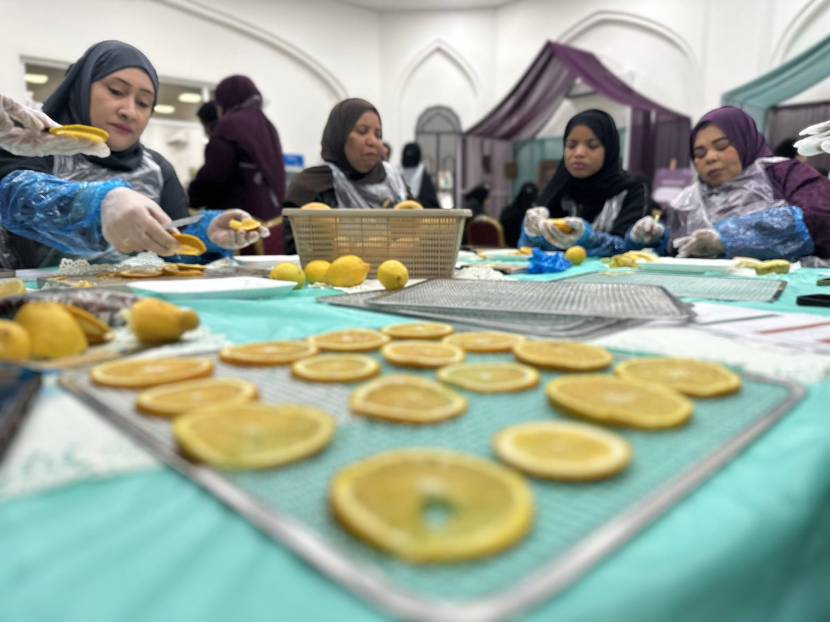 owa_barka's tweet photo. ضمن برامجها الهادفة لتنمية المهارات، استضافت جمعية المرأة العُمانية ببركاء، بالتعاون مع قسم التنمية الريفية، ورشة تدريبية بعنوان “تجفيف الفواكه والخضروات” قدمتها الفاضلة مريم بنت عبدالله الخروصية.

https://t.co/MXkYNxsO6u https://t.co/taCGeb9j9U