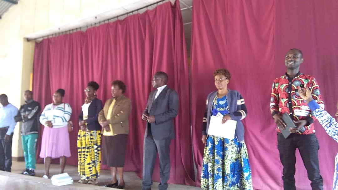 DceMuramvya's tweet photo. Le CDCE Muramvya a procédé au lancement officiel de la passation de L'EXÉTAT au centre de passation du Lycée Muramvya.
À cette occasion Rémy HABONIMANA a adressé ses encouragements aux élèves, les invitant à rester calmes, concentrés et confiants en leurs capacités. 
@MENRS4 https://t.co/3EL4PUez7i