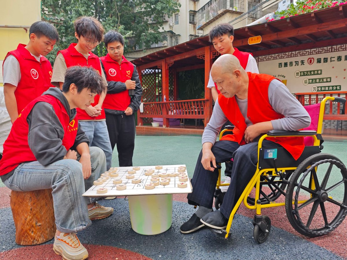 lenz_bernd's tweet photo. Just spent the morning with local elderly folks at the community center—listened to their stories, played chess, and brought a little warmth to their day. Volunteering isn’t just giving, it’s learning the best parts of life. #VolunteerLife #CommunityLove， https://t.co/7ES0iIsg1J