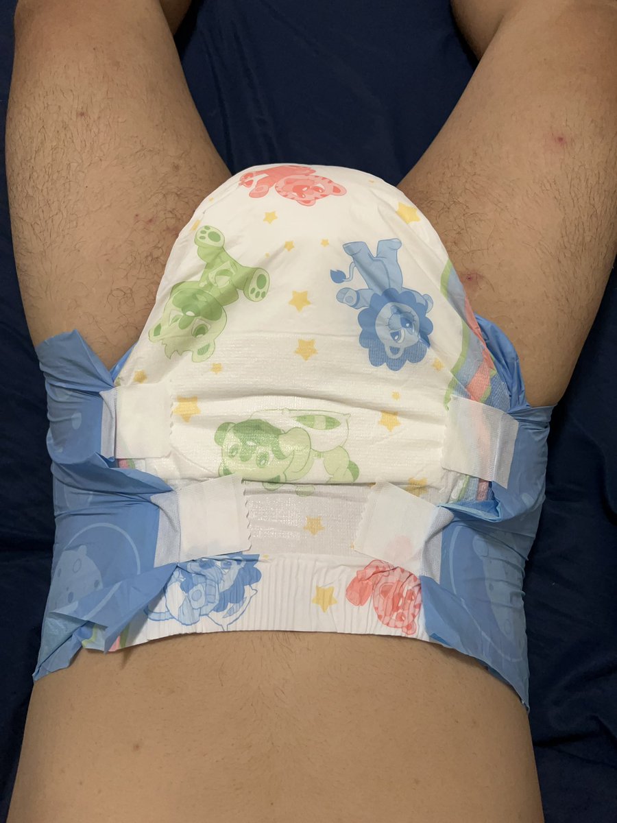 DiaperChastity2's tweet photo. 今晚包著睡
新的布布(((o(*ﾟ▽ﾟ*)o)))
長得好可愛
也穿上包屁衣
看看明天來驗收成果
希望可以變大大包的

#尿布 #幼稚 #幼體化 #紙尿褲 
#abdl #abdlboy #diaperboy #diaper 
#幼兒退行 #幼児退行 https://t.co/vQOxIduP8g