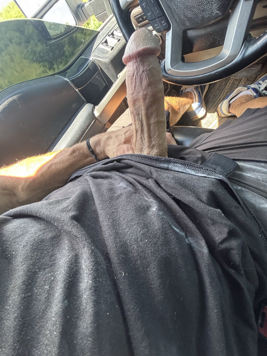 J2Jethro's tweet photo. Meet me at my place ? Or hop in my truck and I’ll pick you up https://t.co/e3zxNlyk6h