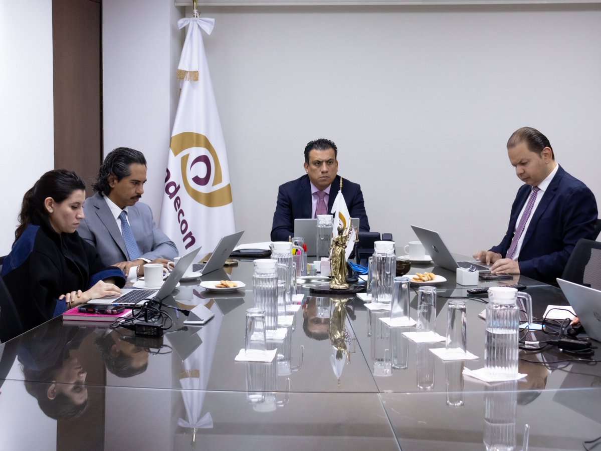ProdeconMexico's tweet photo. #AgendaDelDía 📅

Se llevó a cabo la Cuarta Reunión con Organizaciones, Colegios y Profesionales de Contaduría Pública 2026, encabezada por el Mtro. Gilberto Camacho Botello (@Gilardino400), Titular en funciones de #PRODECON, acompañado de personas titulares de las distintas Subprocuradurías de la institución.

Durante el encuentro se analizaron propuestas orientadas a atender temas fiscales que impactan a la ciudadanía y con ello fortalecer la protección de los derechos de las personas contribuyentes.⚖️

✨ En #PRODECON seguimos construyendo alianzas que contribuyen a una atención más cercana, una mejor orientación y una justicia fiscal para todas las personas.🤝

#PorTiEstamosAquí