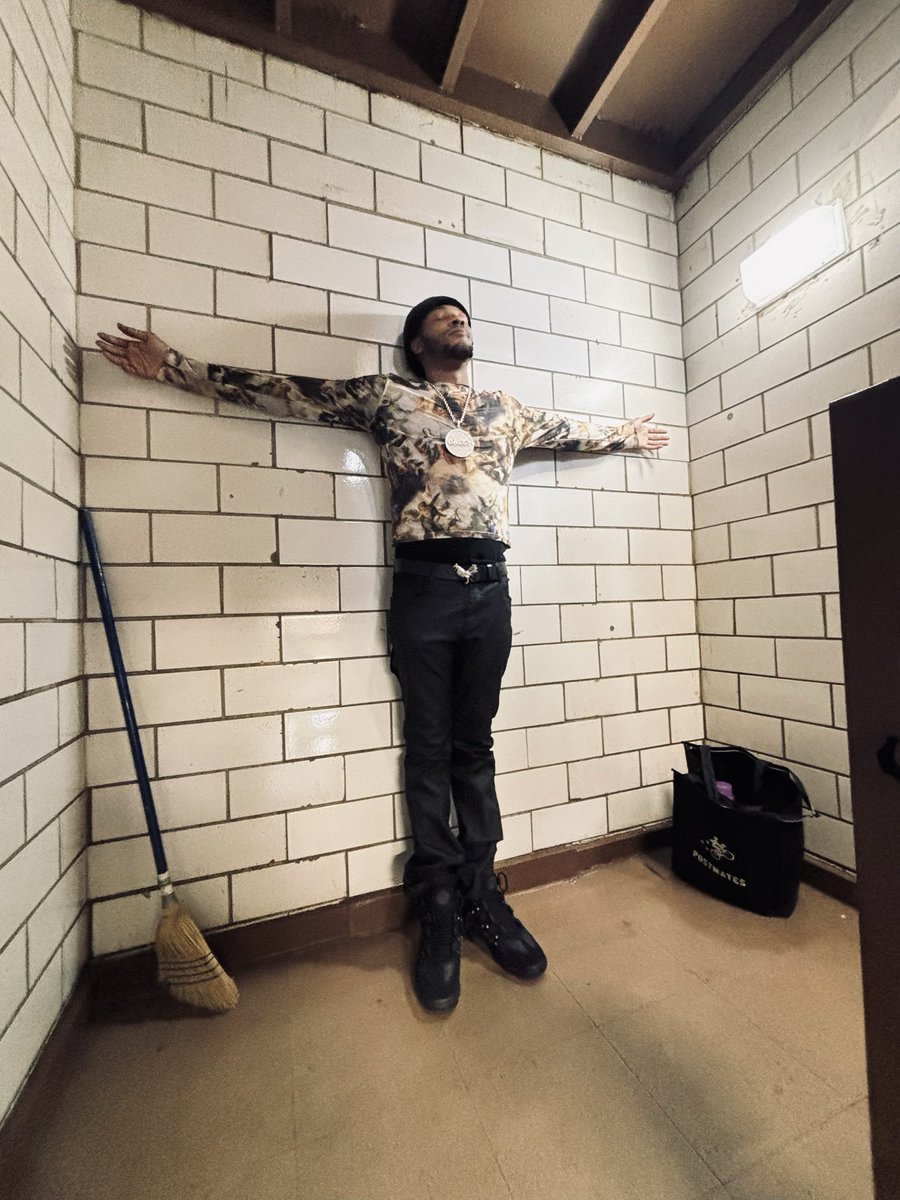 AliasM2p's tweet photo. You can find me in the club, bottle full of bub' Look, mami, I got the X if you into takin' drugs I'm into havin' sex, I ain't into makin' love https://t.co/REyA4wkp96