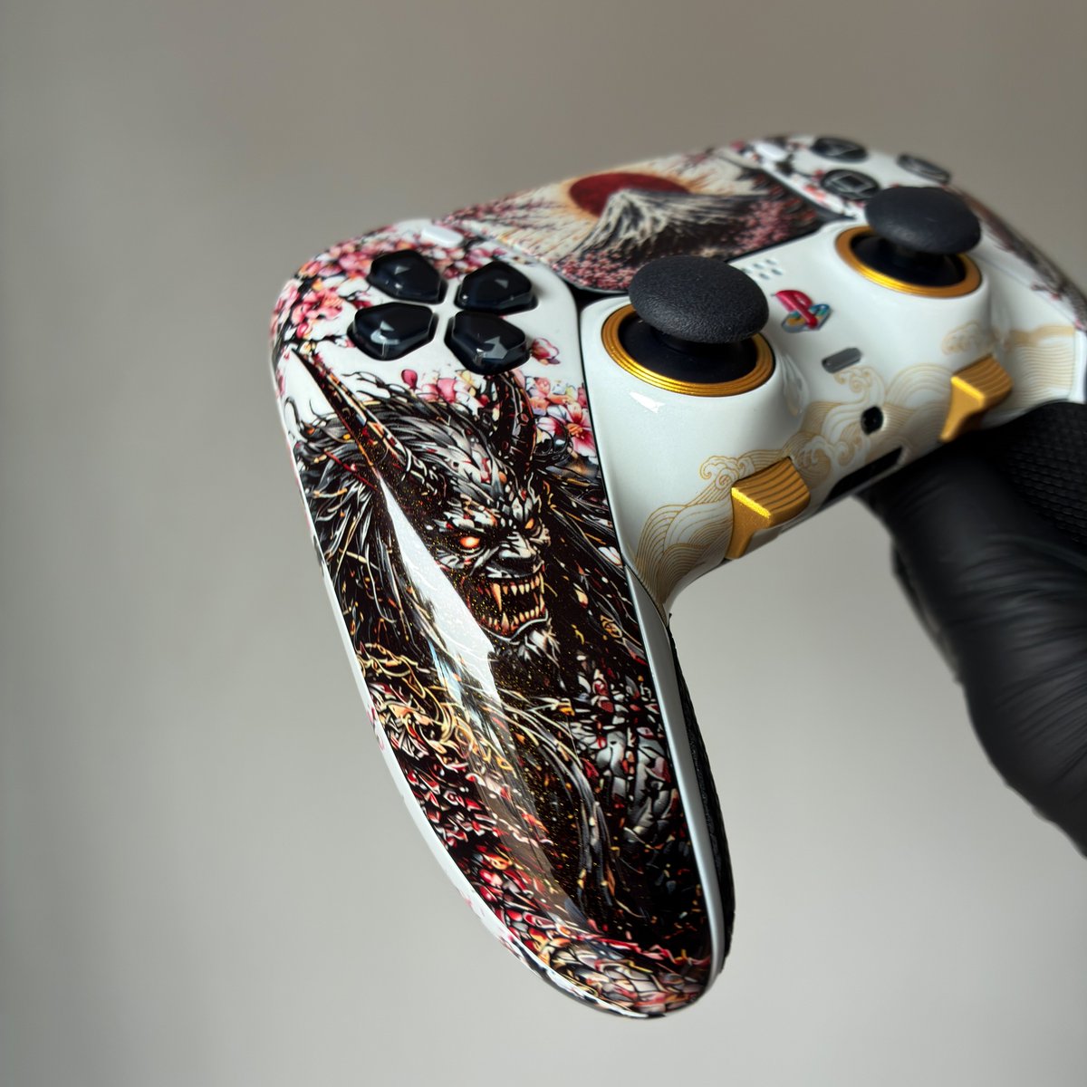 Customice tweet media