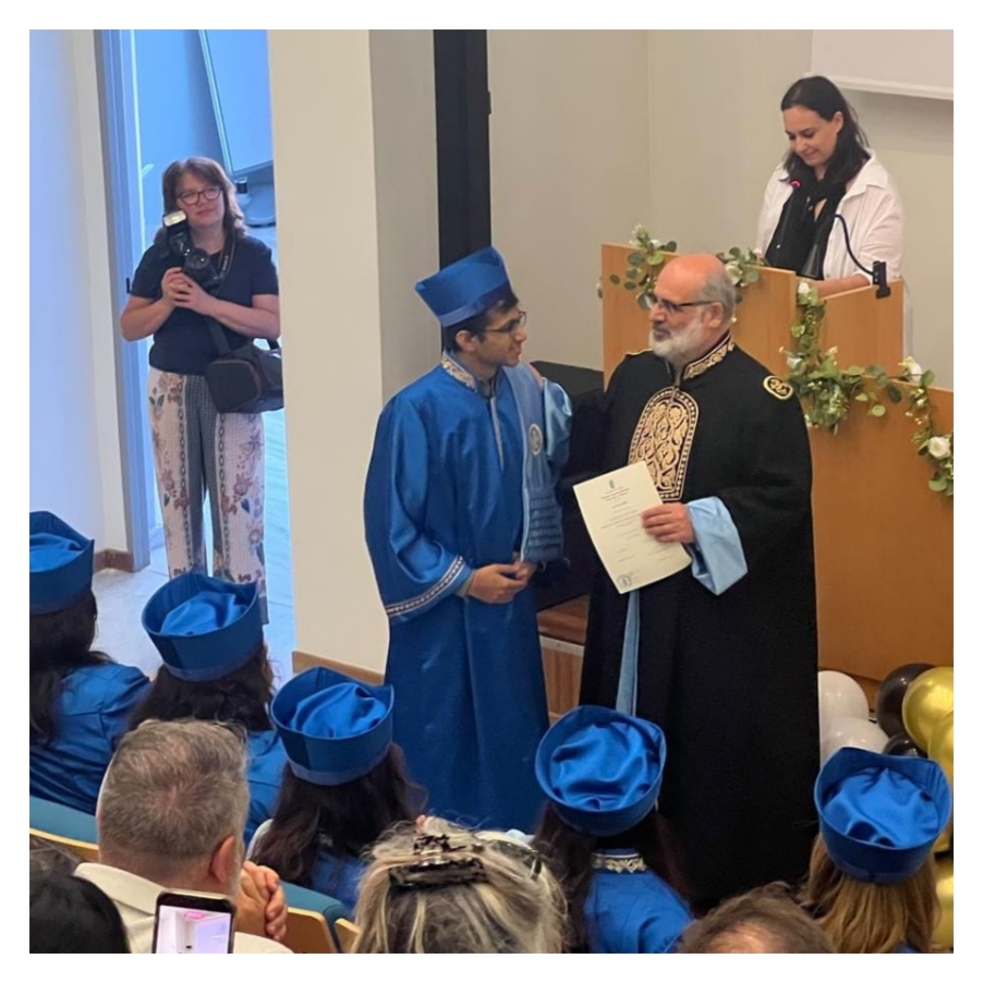 PLArchaeoAthens's tweet photo. 🟡#PAIA_LIFE Congrats to Supreeth Prashanth on completing his BA in Archaeo, History&amp;Ancient Greek Literature at the Athens' Uni.  We wish him every success as he begins his scholarship in Bologna. Over the past 3 years, Supreeth has been an active participant in #PAIA lectures. https://t.co/WQIgxWwIID