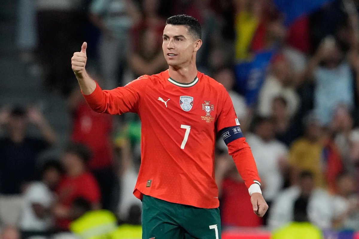 dany_fcb0's tweet photo. Las dos cosas que más daño han hecho al fútbol 🤦🏾‍♂️.
#mundialdefútbol2026 https://t.co/385Aej2E4c