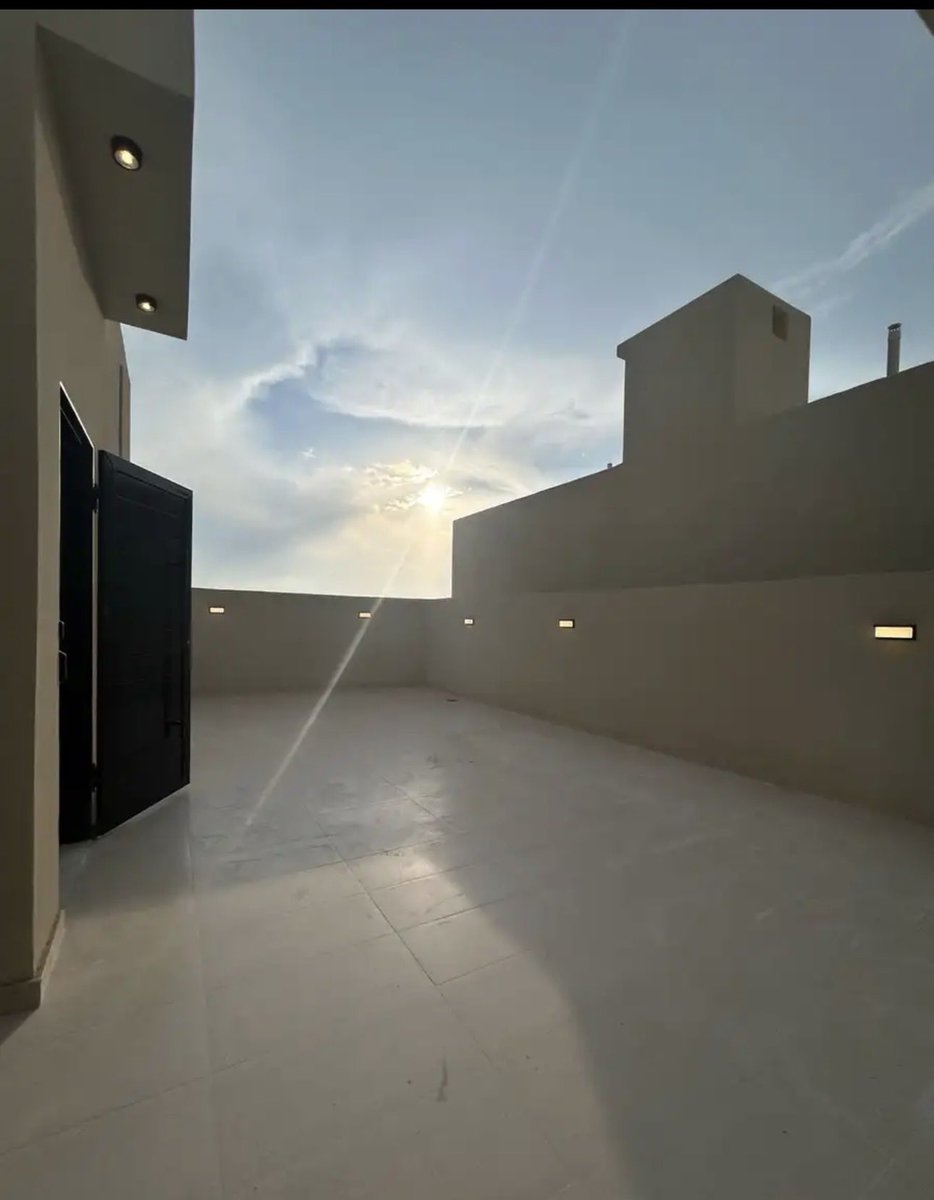 hassona960's tweet photo. عيش الرفاهية بكل تفاصيلها في أرقى روف سكني بموقع استراتيجي في قلب حي الوسام خميس مشيط ( تمليك )
🚶‍♂️ خطوات من أهم وجهات المدينة:
📍 الموقع الذهبي:
🕌دقيقه عن مسجد الحي 
🏃‍➡️ دقايق عن ممشى الوسام من محطة م
🛍️ 10 دقائق عن موجان بارك 
🛫15 دقيقة من مطار ابها الدولي https://t.co/52HtibMKWm