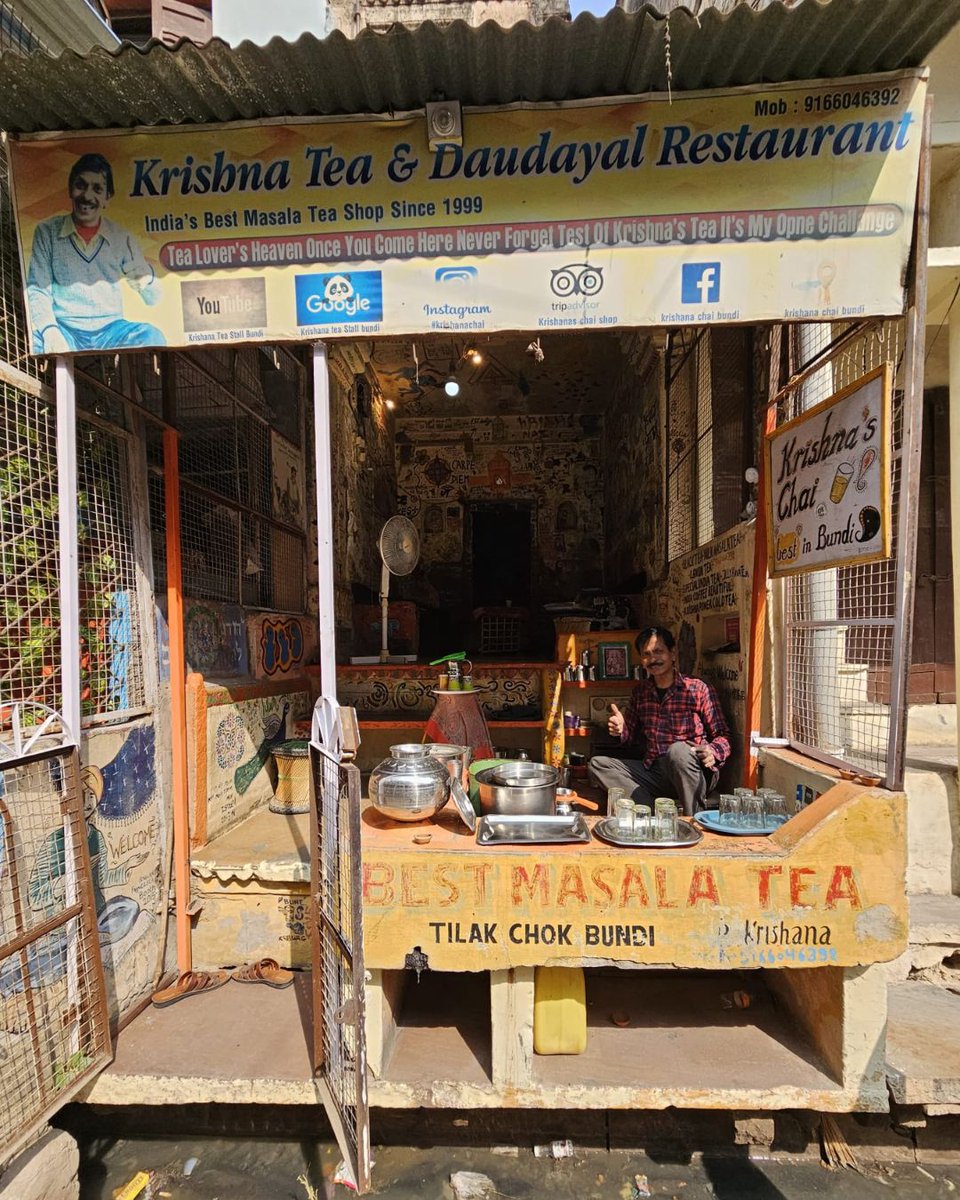 WanderingEarl's tweet photo. He still uses a mortar and pestle and a rock to crush up over 10 spices in the traditional method of preparation. He carefully creates every single cup of masala chai from scratch, using only the freshest ingredients: ginger, pepper, cardamom, cloves, cinnamon, and more. https://t.co/ABRMHAGGQh
