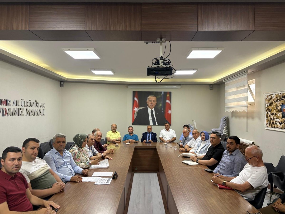 engindalbasti's tweet photo. Haftalık mutat yönetim kurulu toplantımızı ilçe başkanlığımızda gerçekleştirdik 

Sonuçları itibarıyla hayırlara vesile olması dileğiyle https://t.co/BEHtjIvWre