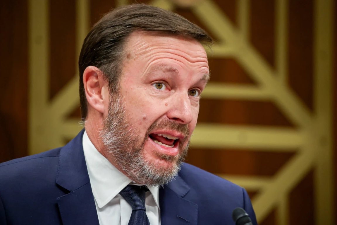 WellsJorda89710's tweet photo. 🚨 JUST IN: Connecticut Senator Chris Murphy just memory-holed his entire X history with Graham Platner!
Desperate to pretend he wasn’t a diehard early cheerleader for the scandal-plagued Maine Senate candidate, Murphy scrubbed every mention in a classic political cleanup.
Too late, Senator — the internet never forgets. 😏
#ChrisMurphy #GrahamPlatner #DemocratHypocrisy #ScrubGate #MaineSenate #PoliticalCleanup