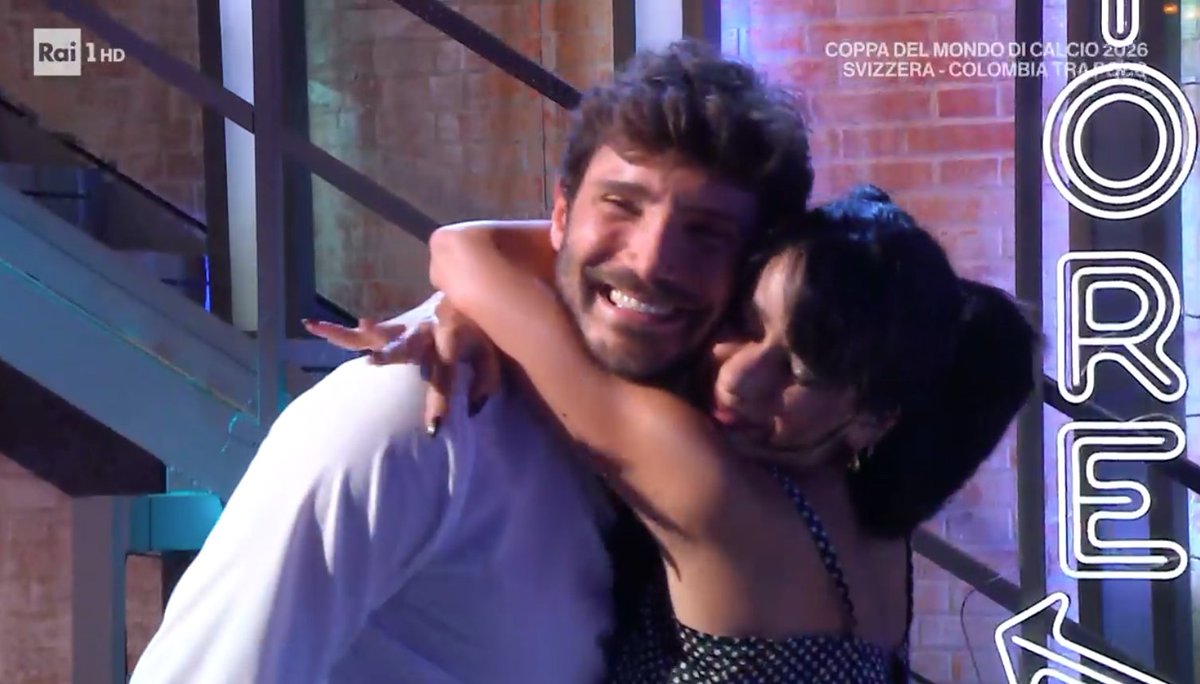 VisioneNotturna's tweet photo. 🥰 Ma quanto sono belli @ste_demartino e Martina insieme?
#AffariTuoi #Rai1 #AccessPrimeTime https://t.co/I0NUoDF8sx