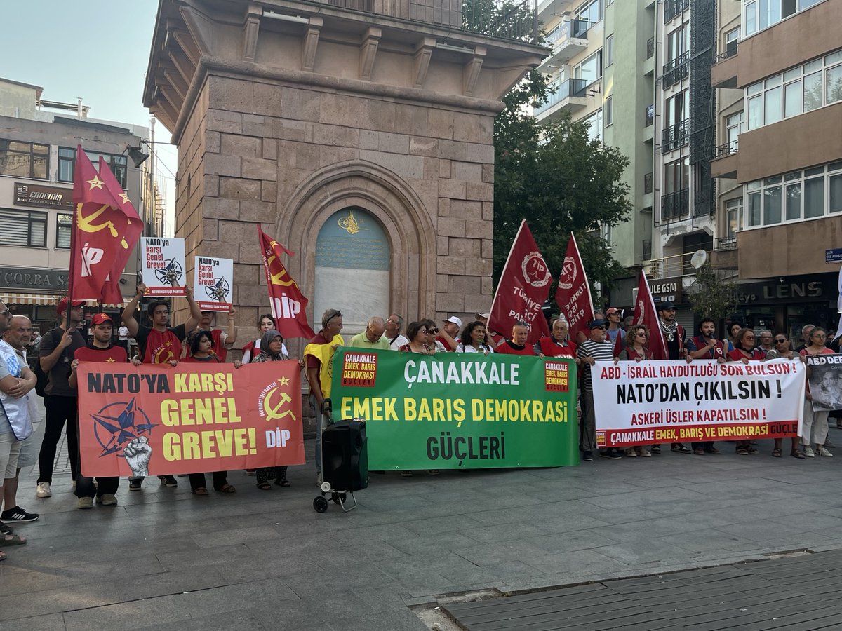 dipliogrenciler's tweet photo. 📍Çanakkale

Dünyanın en büyük terör örgütü NATO’yu bugün ve yarın Ankara’da ağırlayacak olan sermayenin istibdadı, Ankarayı emekçi halka dar etmiş durumda. İstibdad rejimi fiili OHAL ilan etmiştir. https://t.co/cCSupLblK0