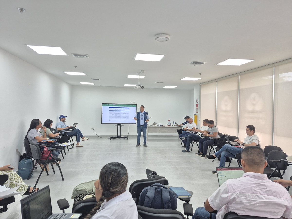 GobCordoba_'s tweet photo. Acompañamos a la Consejería Presidencial para los Derechos Humanos en el taller pedagógico sobre lecciones aprendidas y actualización de dinámicas preventivas para la garantía de la labor de la defensa de los DDHH y para la atención oportuna a la población víctima en Córdoba. 🤝 https://t.co/t9HU59nqEb