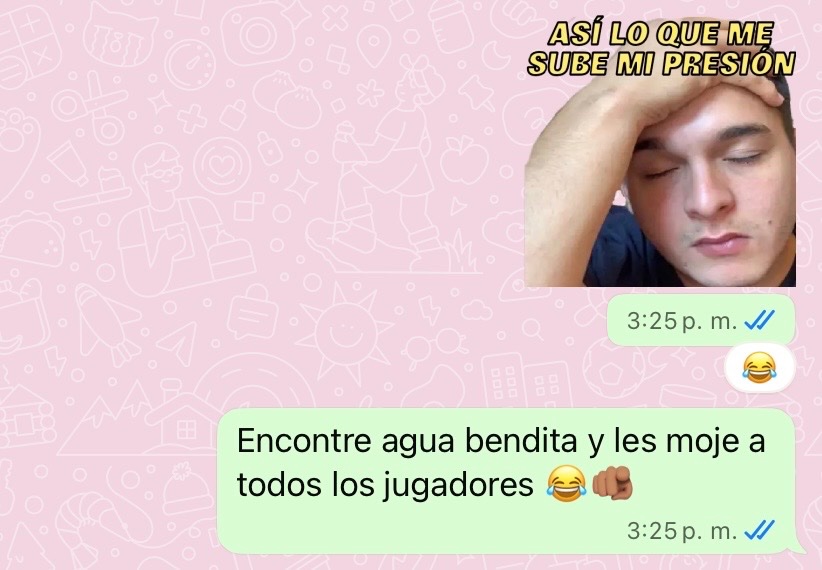 micaelaamichel's tweet photo. Amo mi país porque todos sabemos que los jugadores hacen su trabajo, pero también estamos convencidos de que nosotros aportamos con rezos, cábalas y velitas prendidas🤞🏽 https://t.co/Y21AoMNzKz
