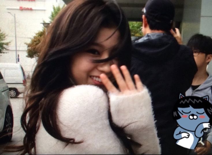 s4nachan's tweet photo. thinking about her 😢 https://t.co/FZDFtjBUnK