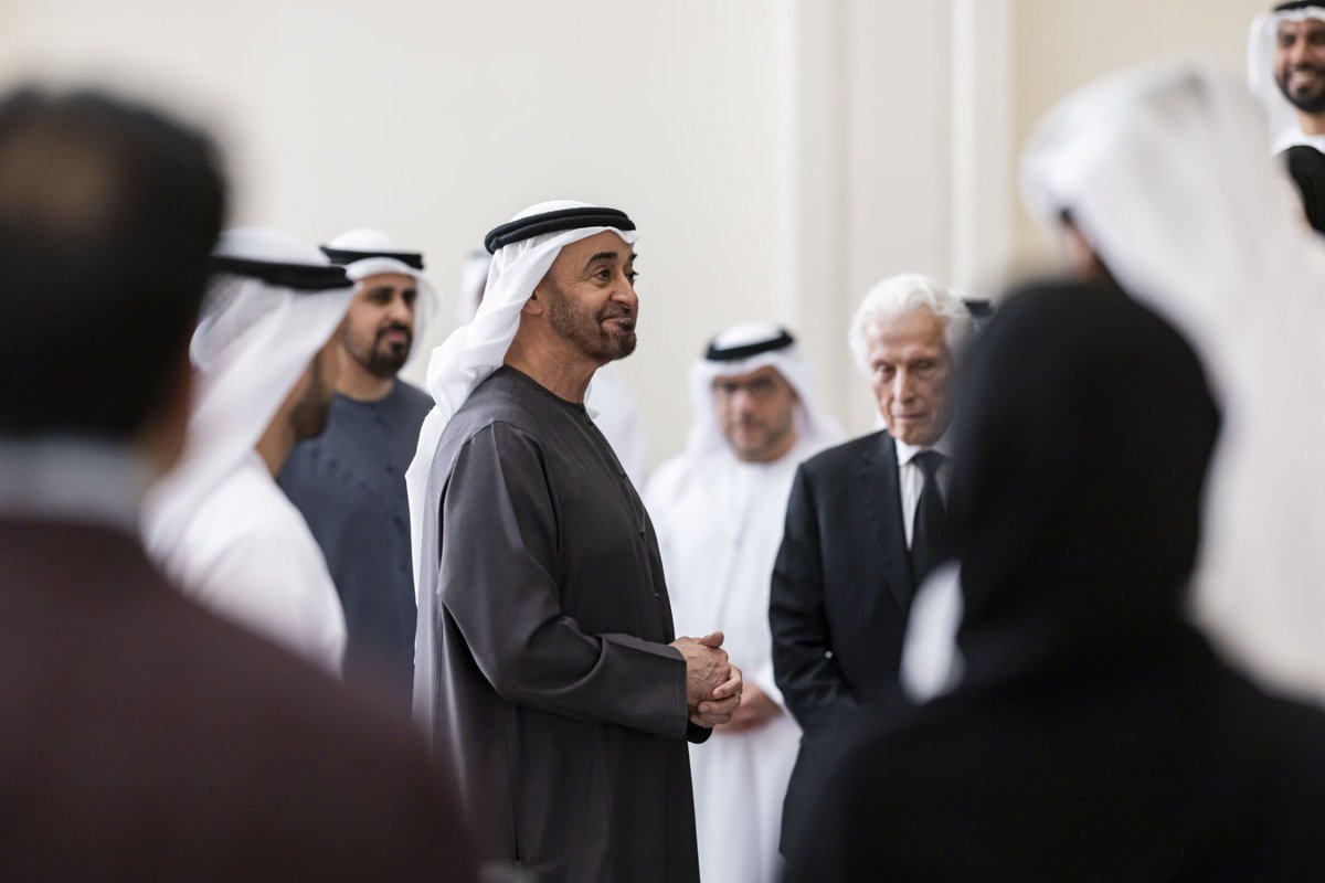 UAE_BARQ's tweet photo. خلال استقباله وفد مؤسسة الإمارات.. #رئيس_الدولة: المجتمع المتماسك ركيزة أساسية لبناء وطن قوي | وام

#برق_الإمارات https://t.co/zMISLSqAQK