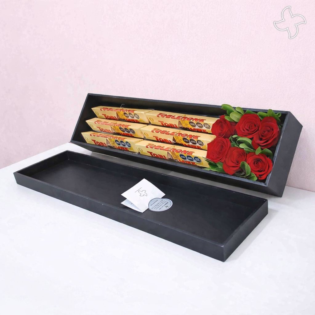 FloreriaMiztli's tweet photo. Caja con rosas y chocolates, parte de los pedidos entregados!
.
#flores #regala #cumpleaños #cajasconflores #floresychocolates #flowerbox #rosasrojas #rosas #Queretaro #floreríamiztli #floreriasenqueretaro #lasfloresquesillegan #FelizMartesParaTodos #FelizMartes https://t.co/uCjGcD91Yi