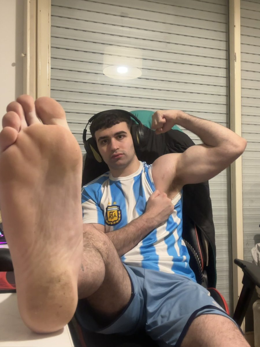 MasterAres32's tweet photo. ya saben quien gano y a quien servir hoy🇦🇷😉 https://t.co/bEYr4bNRk0