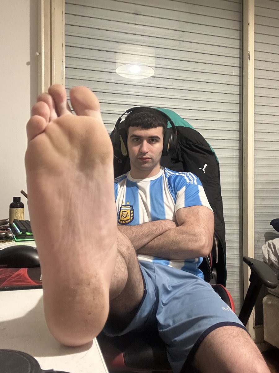 MasterAres32's tweet photo. ya saben quien gano y a quien servir hoy🇦🇷😉 https://t.co/bEYr4bNRk0