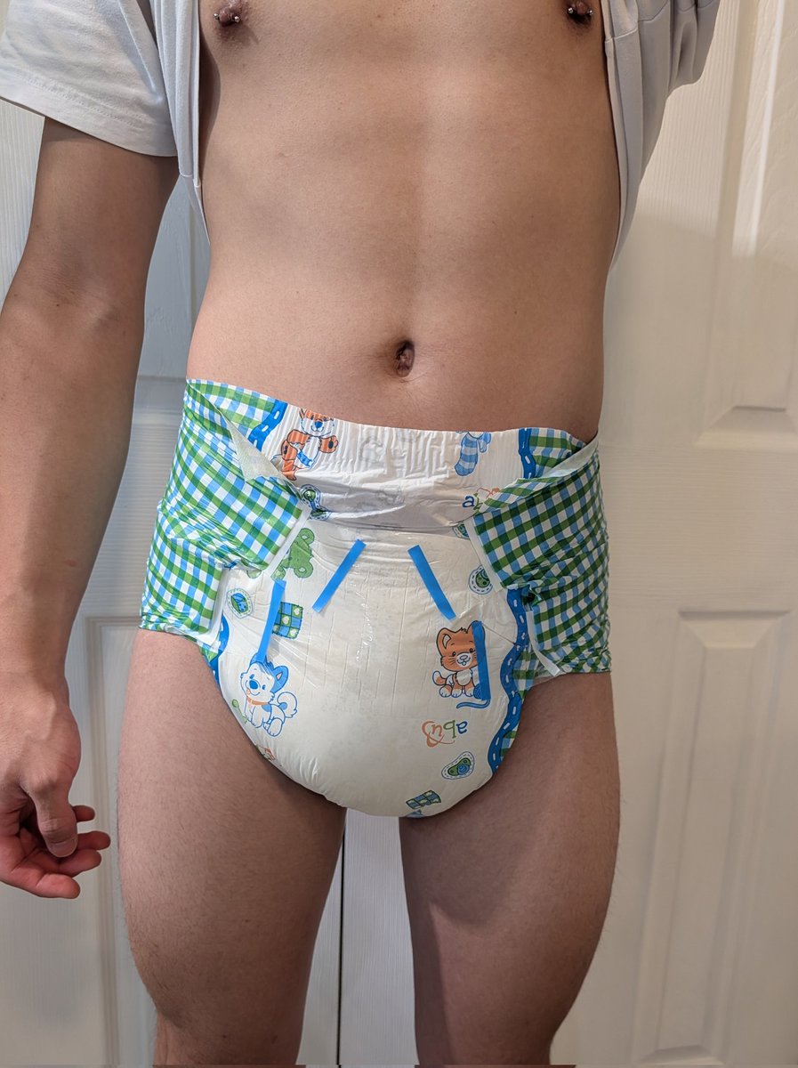 puptide01's tweet photo. Before work -> at work -> after work 
Where'd all my little paw prints go? 🫣
.
.
.
#gayabdl #gaydiaper #gaydiaperlover #abdlcommunity #abdlpup #gaykinky https://t.co/gKXovh7o8I