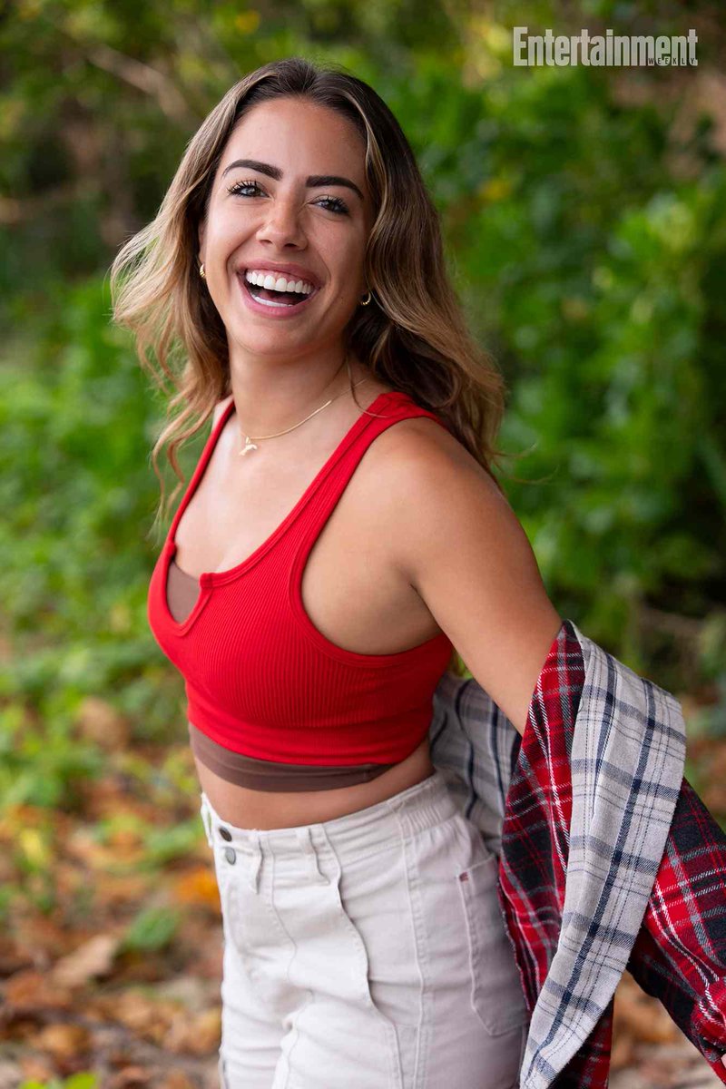 BBFeedsFairy's tweet photo. Dee's answer at the end of the season: "Well... I won both so I'd say neither are that difficult!" #bb28 https://t.co/QqFtgGhR3t