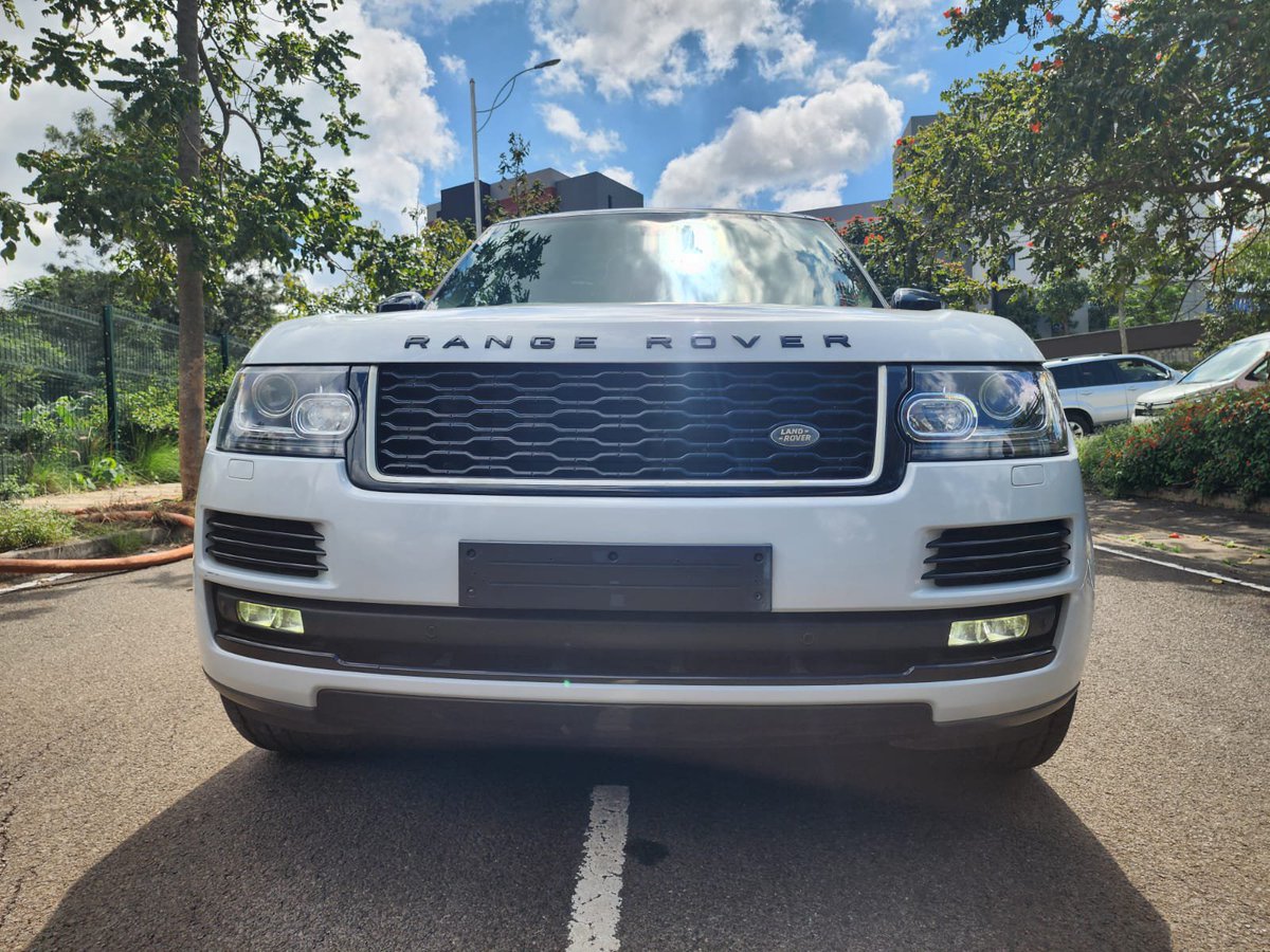 Manuouteroamers's tweet photo. RANGE ROVER VOGUE YEAR 2016 FOR SALE ORIGINAL PAINT  3000CC *DIESEL* ENGINE...*8 SPEED AUTO KNOB GEAR*..BRAND NEW TYRES AND ALLOYRIMS..*WORKING SUNROOF*.. DOCUMENTS..*
ASKING PRICE 9,500,000
* SLIGHTLY NEGOTIABLE. 
TRADEIN ACCEPTED
 UNREGISTERED https://t.co/Qp8oDddqIW
