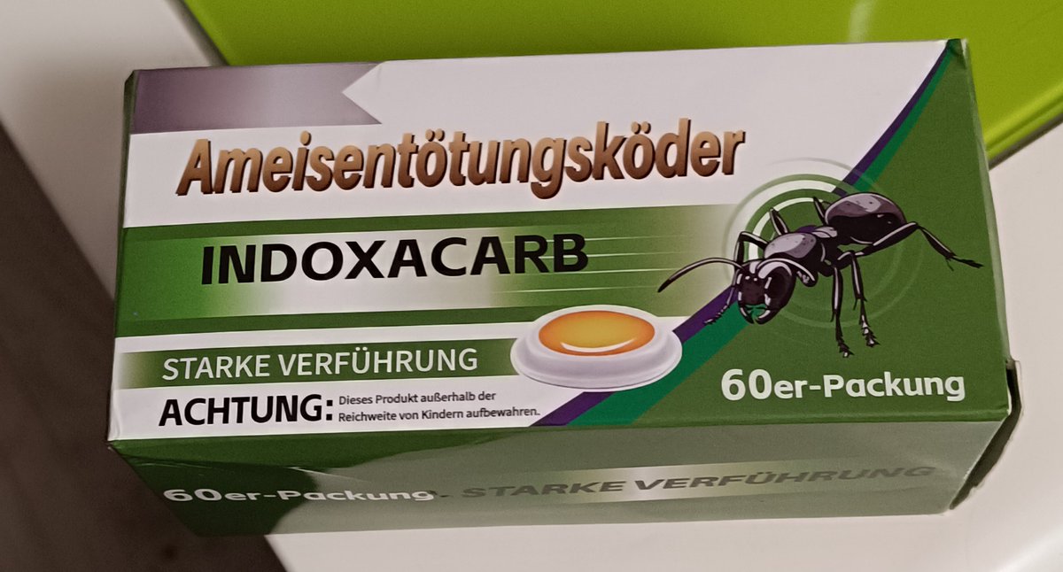 AdamusJo's tweet photo. Hallo Freunde, die Geschichte hinter diesen Fotos: ich habe die Ameisenköder gefressen 😋(aber Plastik ausgespuckt). Damit hab ich ein Besuch beim Tierarzt und Kotzspritze gewonnen. Das alles gestern spät abends. Mir geht's gut. Die Mama erholt sich noch! 🤭 https://t.co/NS2gmhj9Hj