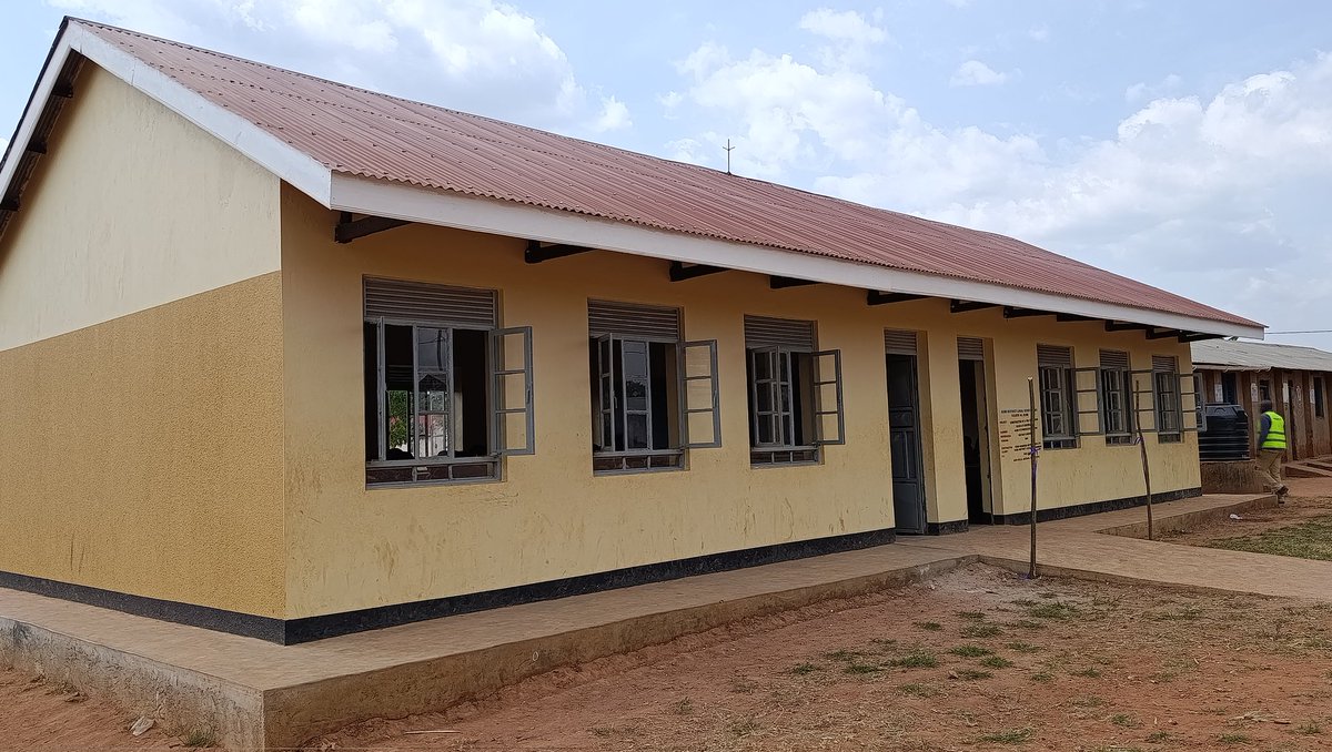 EIchariat's tweet photo. Today, the Deputy RDC of Kumi Mr. Chemutai James Small commissioned  education projects 4 FY 2026/27, they included;
1. Maintenance of 4 classroom block with an office at Oladot P/S  valued at 90,417, 165.
2. Construction of 2 classroom block at Kakures PS valued at 75,960,933. https://t.co/zYlxhcIWUl
