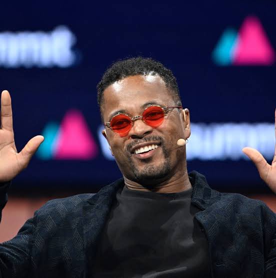 utdshows's tweet photo. 🚨🎙️ Patrice Evra on hate-watching Lionel Messi:

🗣️ “Hate-watching Messi has to be one of the most frustrating things you can do as a football fan. It’s a complete waste of time. 😂

You spend 90 minutes hoping he has a bad game…

Then he reminds you why he’s Lionel Messi.

Sometimes I even joke that God supports Messi. 😭

It’s just not fair!

As a Ronaldo fan, our biggest fear right now is seeing Messi win the World Cup for a second time.” 😅🐐