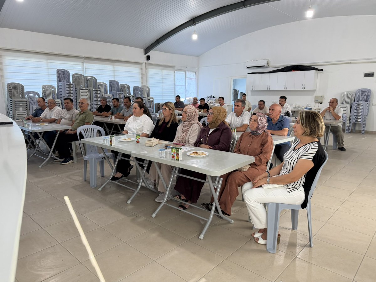 DemreAkParti's tweet photo. 📍AK Parti Demre İlçe Başkanlığı

İl Sağlık Müdürümüz Prof. Dr. Behzat Özkan, İlçe Koordinatörümüz Sayın Haydar Pala, Destek Hizmetleri Başkan Yardımcımız Sayın Merve Gür, Gençlik Kolları Başkanımız Sayın Alperen Koparıcı ve ilçe teşkilatımız ile birlikte İlçe Başkanlığımızda bir araya gelerek sağlık alanındaki çalışmalar ve ilçemize yönelik planlamalar üzerine istişarelerde bulunduk.

#AkParti #AkPartiAntalya #AkPartiDemre