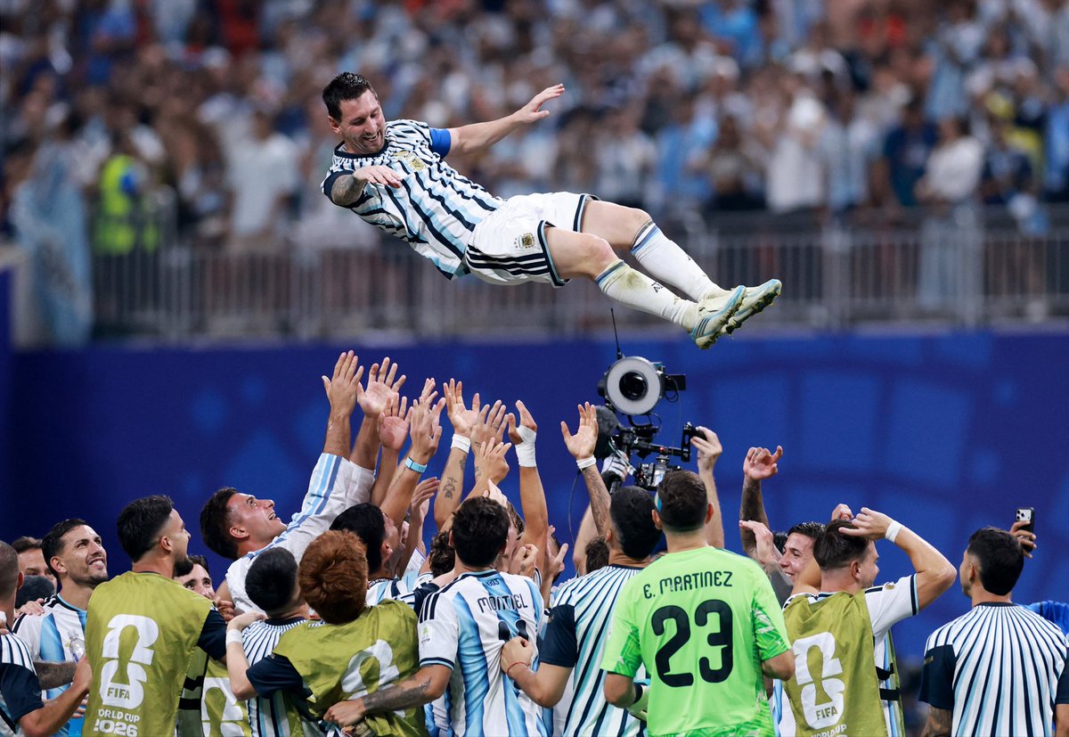 CAB_oficial's tweet photo. 𝑯𝒖𝒆𝒗𝒐 𝒚 𝒄𝒐𝒓𝒂𝒛𝒐́𝒏 🇦🇷🤍

¡Seguimosss, @Argentina! 

👏🏼 @nico_taglia https://t.co/fNX1uPyI01