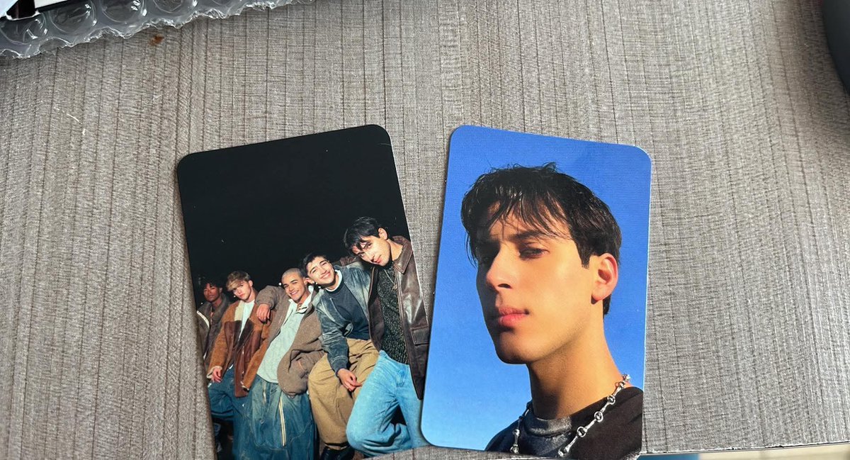 ur_destroyer's tweet photo. Por fin Weverse me concedió el honor de que me llegara mi EP, y sí me salió la pc de Ale 🗣️🗣️🗣️🗣️🗣️🗣️ https://t.co/O7BdFrlFa5