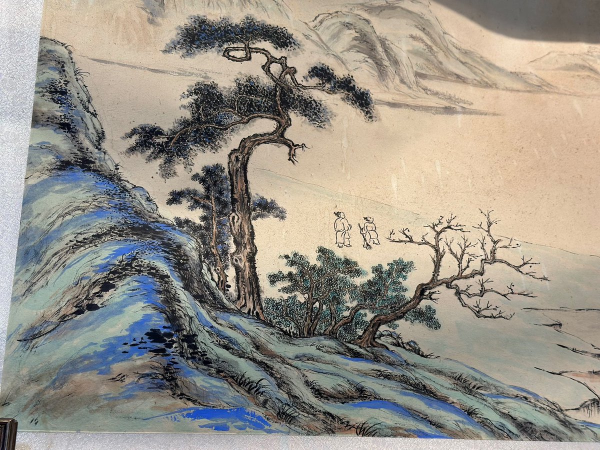 mohumohumayu's tweet photo. 古建築だった頃の店舗の前身を写した写真には2018年の日付が見える。となると、私はこの店の古き良き時代をきっと知らず知らずのうちに目にしていたに違いない。
老房子の方が好き。とはいえ、現店舗も店主の趣味がすてき。千里江山図を思い起こすようなお手製のメニュー、すごい腕前じゃない？ https://t.co/fAtzGbSxZc