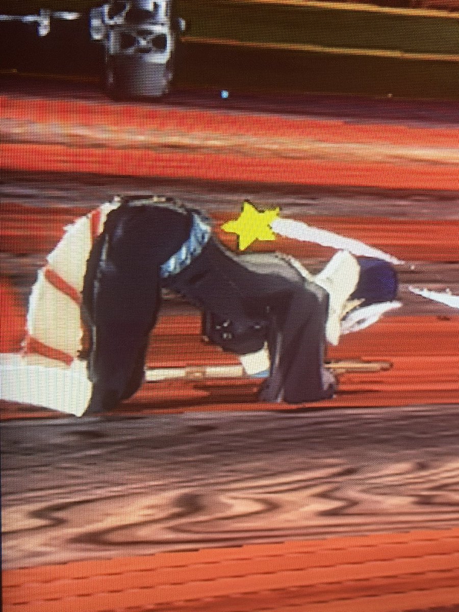 96KUJlKAWA's tweet photo. there is not a single shadow that should have you fallen over like this 😭 https://t.co/iBVBQrT11n