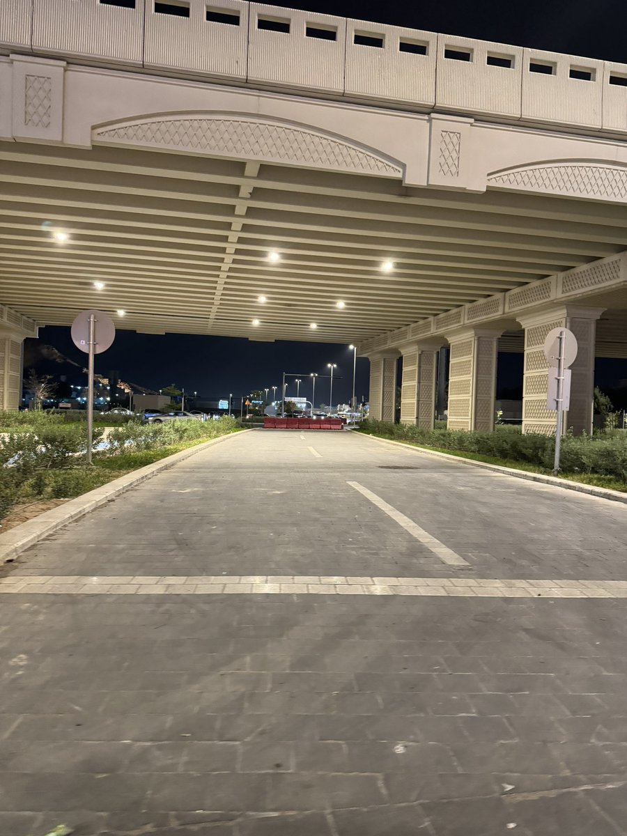 saadHreib's tweet photo. أفضل حل لتسهيل الحركة المرورية في دوار "نيسان" في #المدينة_المنورة إعادة الحركة المرورية على طريق الامير محمد بن سلمان بدون توقف في جزئية الدوار وتحويل القادمين من الدائري الثاني يمين مع أستحداث (يوتيرن ) على تقاطع طريق الامير محمد بن عبدالعزيز " ساري " ..

@eMoroor 
@AmanaAlmadinah