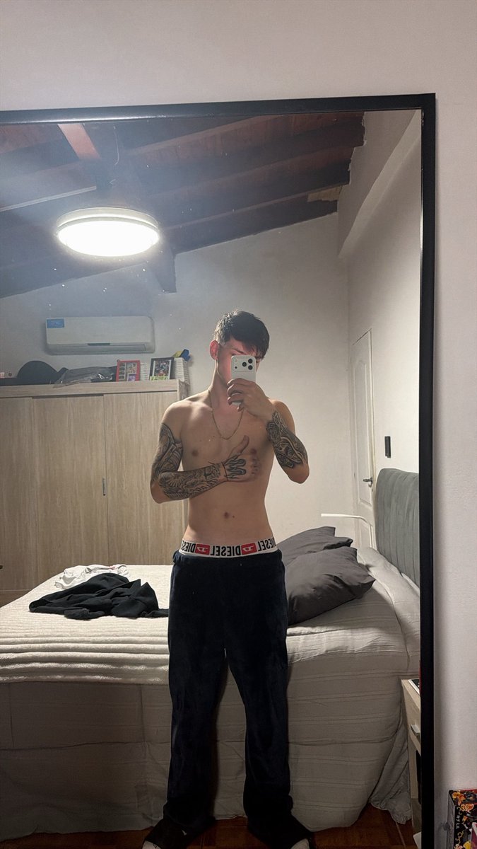 HotLatinBoy12's tweet photo. chudai🚫 https://t.co/PLeG2EK1uR