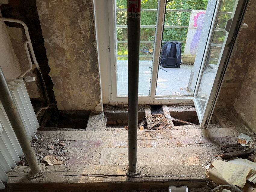 ZPouzar's tweet photo. Jaké z toho plyne ponaučení? Nekupujte zajíce v pytli. Důkladnou prohlídkou odborníkem před koupí bytu můžete ušetřit značné prostředky – odstoupením od záměru koupě, nebo získáním adekvátní slevy.
Děkuji za pozornost a RT. 🙏🙏🙏
(10/10) https://t.co/EOdgRoBQl1