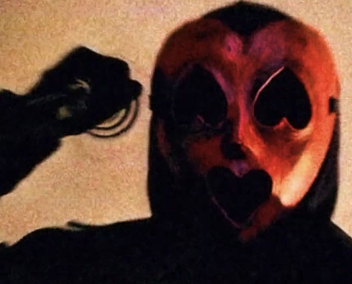 ColaCheung2010's tweet photo. The Cupid killer by @_Unkn0wingly_
#analoghorror #STUPIDCUPID #fanart #smallartist #artmoots #horror #HorrorMovie #HorrorFans #HorrorArt #slasher #mybloodyvalentine #hearteyes https://t.co/VUNczGKPQV