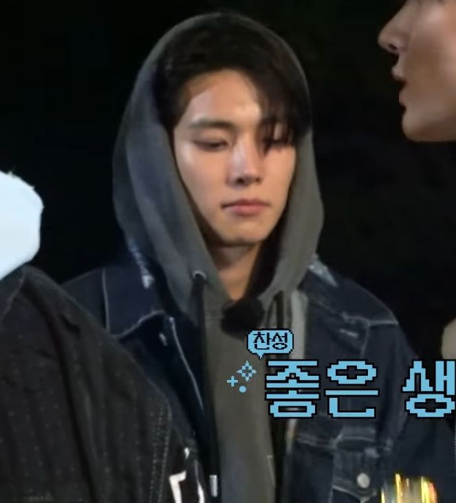 evieseung's tweet photo. hes such a cutie https://t.co/9Wf86dTw30
