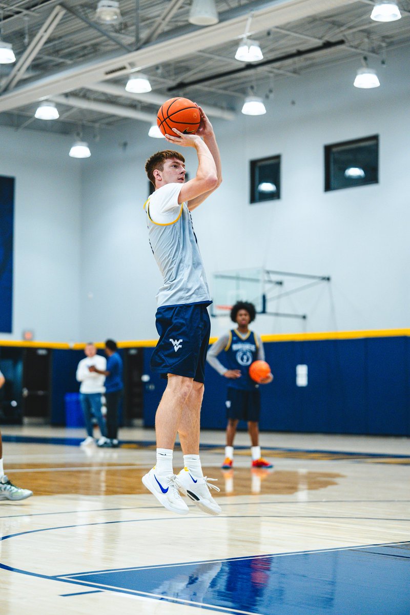 WVUhoops's tweet photo. HBD Max 🥳 https://t.co/MgR5Xq4VlX