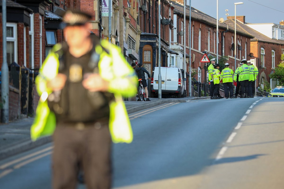 aspmcr's tweet photo. Witnesses now say the vehicle hit the pedestrian and crashed as officers were turning around to pursue it. https://t.co/n9qcjqvQ2d